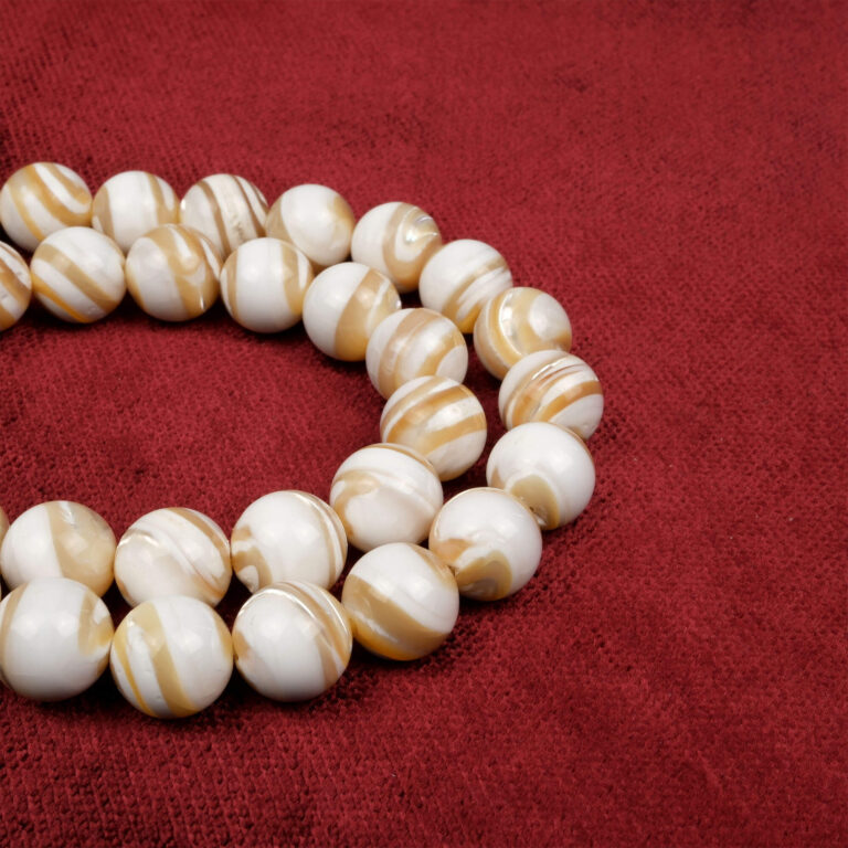 Akide Sedef doğal taş dizi 10 mm – inci beyazı ve pastel tonlarıyla zarafet, arınma ve duygusal denge sağlayan toptan doğal taş dizi