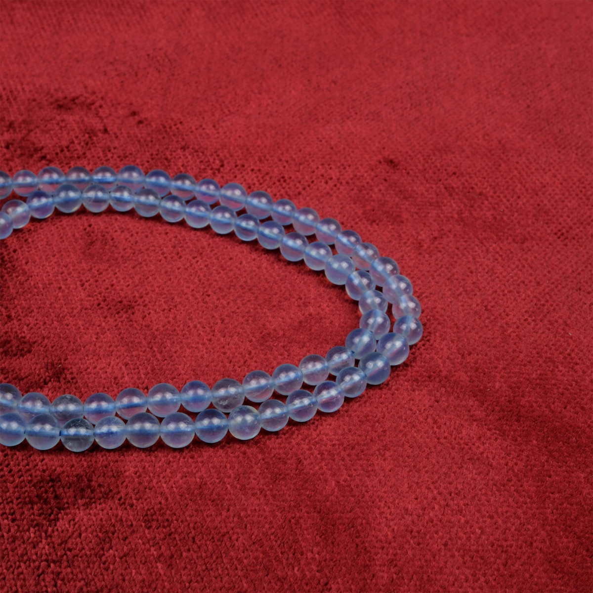 Akuamarin doğal taş dizi 4 mm – açık mavi tonlarıyla huzur, denge ve iletişim enerjisi yayan toptan doğal taş dizi