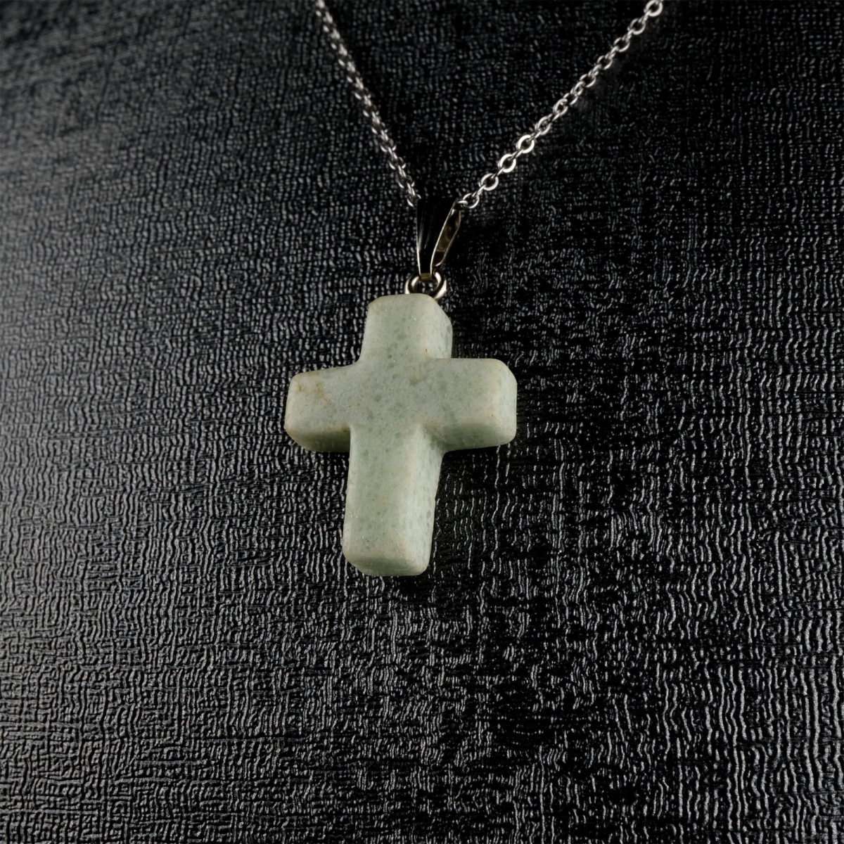 Amazonit kolye – huzur ve özgüven taşıyla zarafeti birleştiren doğal takı Amazonit taşlı kolye – ruhsal denge ve pozitif enerji bir arada Toptan doğal taş kolye – amazonitin sakinleştirici frekansını hissedin Günlük kullanımda zarafet ve enerji uyumu sağlayan amazonit kolye