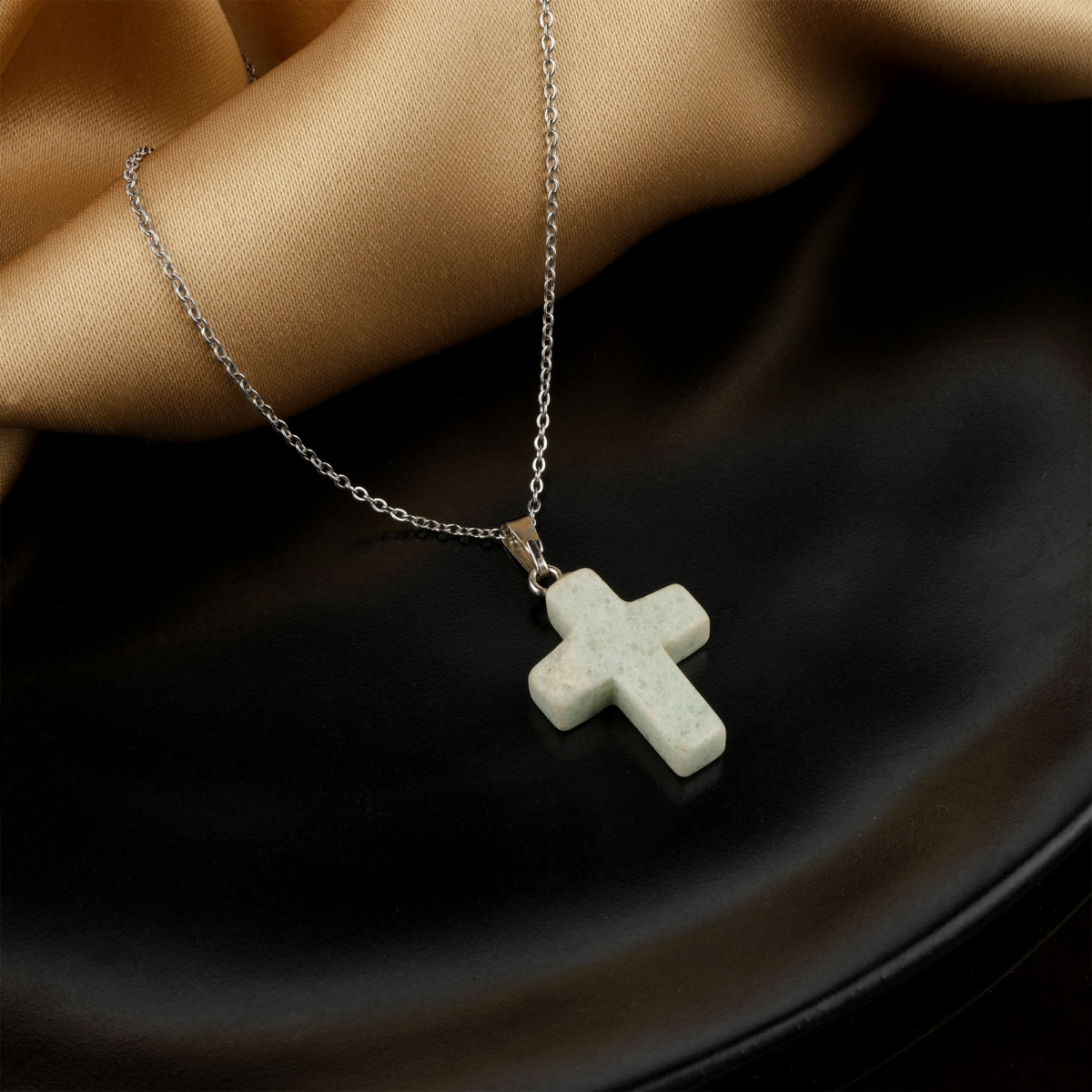 Amazonit kolye – huzur ve özgüven taşıyla zarafeti birleştiren doğal takı Amazonit taşlı kolye – ruhsal denge ve pozitif enerji bir arada Toptan doğal taş kolye – amazonitin sakinleştirici frekansını hissedin Günlük kullanımda zarafet ve enerji uyumu sağlayan amazonit kolye