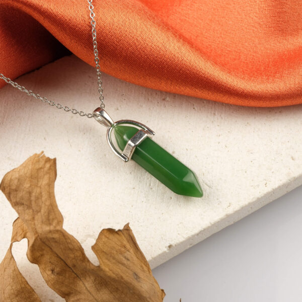 Aventurin kolye – yeşilin huzur veren enerjisini taşıyan zarif doğal taş takı Aventurin taşlı kolye – şans, denge ve içsel huzur sembolü Toptan doğal taş kolye – aventurinin pozitif frekansını hissedin Günlük kullanımda zarafet ve enerji sağlayan aventurin kolye