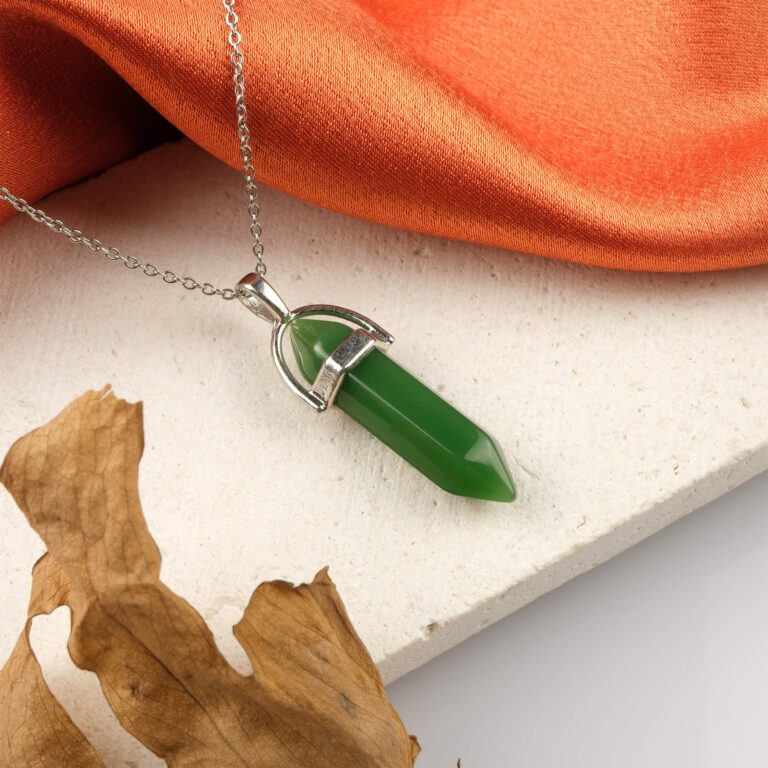 Aventurin kolye – yeşilin huzur veren enerjisini taşıyan zarif doğal taş takı Aventurin taşlı kolye – şans, denge ve içsel huzur sembolü Toptan doğal taş kolye – aventurinin pozitif frekansını hissedin Günlük kullanımda zarafet ve enerji sağlayan aventurin kolye