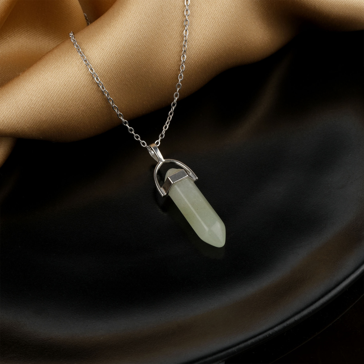 Aventurin kolye – yeşilin huzur veren enerjisini taşıyan zarif doğal taş takı Aventurin taşlı kolye – şans, bolluk ve denge sembolü doğal taş Toptan doğal taş kolye – aventurinin pozitif frekansını hissedin Günlük kullanımda zarafet ve huzur sunan aventurin kolye