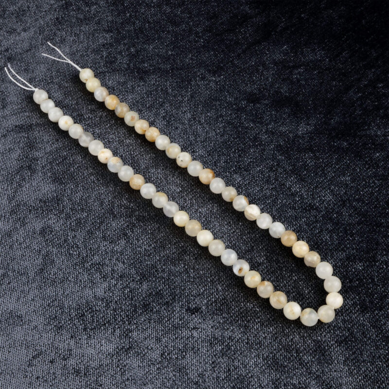 Ay taşı doğal taş dizi 8 mm – beyaz ve opal yansımalarıyla sezgiyi güçlendiren, takı yapımına uygun toptan doğal taş dizi