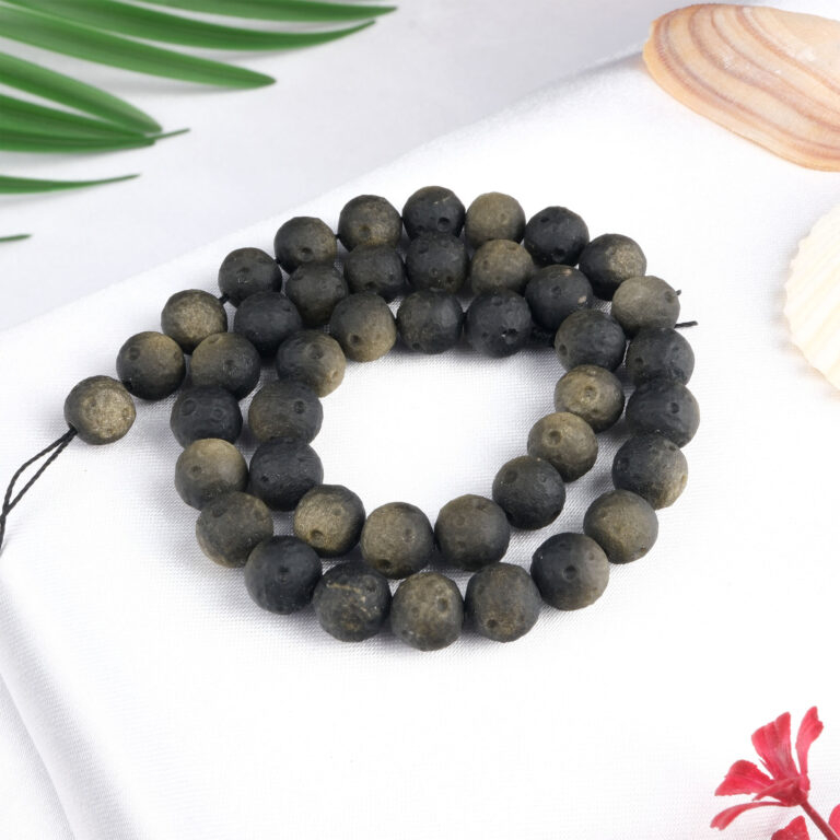 Gold Aerolite Obsidyen doğal taş dizi 8 mm – siyah zemin üzerindeki altın tozlu parlak dokusuyla koruma, farkındalık ve enerji arınması sağlayan toptan doğal taş dizi