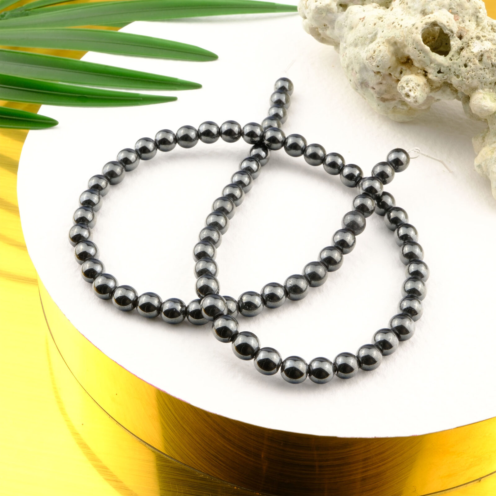 Hematit doğal taş dizi 6mm – gri metalik parlaklığıyla denge ve güç hissi veren toptan doğal taş dizi.