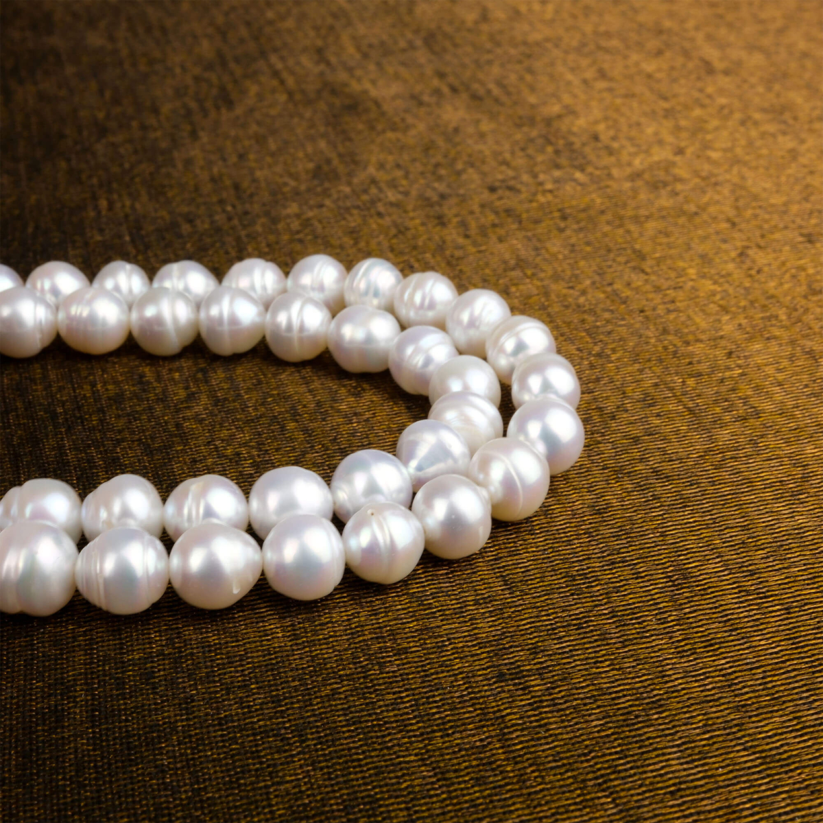 İnci doğal taş dizi 8 mm – beyaz ve krem tonlarında zarafet, arınma ve duygusal denge sağlayan toptan doğal taş dizi