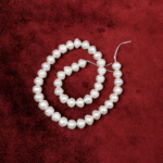 İnci doğal taş dizi 8 mm – beyaz ve krem tonlarında zarafet, saflık ve duygusal denge sağlayan toptan doğal taş dizi