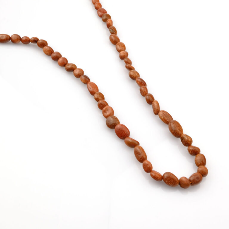 Kahverengi Yıldız Taşı doğal taş dizi 6x8mm – ışıltılı yüzeyiyle motivasyon ve enerji veren toptan doğal taş dizi.