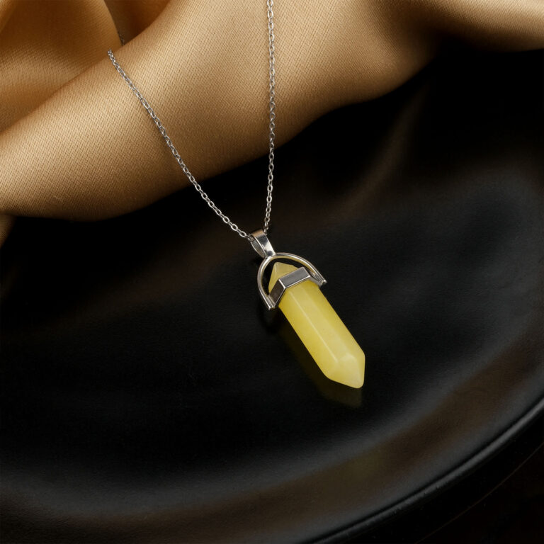 Kalsit kolye – enerjiyi temizleyen ve arındıran zarif doğal taş takı Kalsit taşlı kolye – zihinsel açıklık ve huzur enerjisini taşıyan doğal taş Toptan doğal taş kolye – kalsitin arındırıcı frekansını hissedin Günlük kullanımda denge ve pozitif enerji sunan kalsit kolye