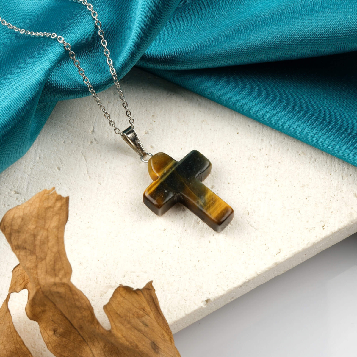 Kaplangözü kolye – altın kahve tonlarıyla cesaret ve odaklanma enerjisini taşır Kaplangözü taşlı kolye – koruyucu ve dengeleyici doğal taş takı Toptan doğal taş kolye – kaplangözünün güçlü enerjisini hissedin Günlük kullanımda zarafet ve içsel güç sunan kaplangözü kolye