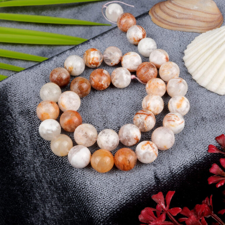 Kar Taneli Kuvars doğal taş dizi – beyaz ve şeffaf desenli yapısıyla saflık, enerji dengesi ve zihinsel berraklık sağlayan toptan doğal taş dizi