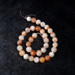 Kar Taneli Kuvars doğal taş dizi – beyaz ve şeffaf desenli yapısıyla saflık, enerji dengesi ve zihinsel berraklık sağlayan toptan doğal taş dizi