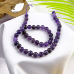 Kesimli Ametist doğal taş dizi – toptan doğal taş dizi, morun asil tonlarıyla huzur, arınma ve bilinç açıklığı enerjisi sunan taş.