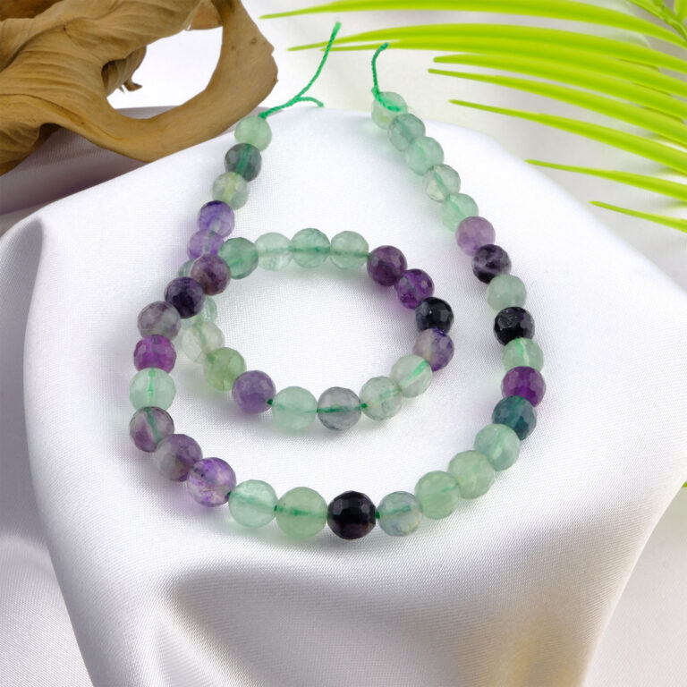 Kesimli Florit doğal taş dizi – toptan doğal taş dizi, mor, yeşil ve mavi tonlarıyla zihinsel berraklık ve denge sağlayan şifalı taş.