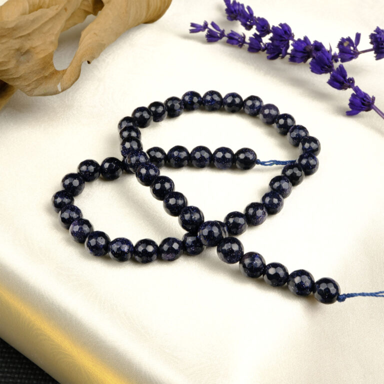 Kesimli Yıldız Taşı doğal taş dizi – toptan doğal taş dizi, gece gökyüzünü andıran ışıltısıyla denge ve ilham enerjisi sunar.