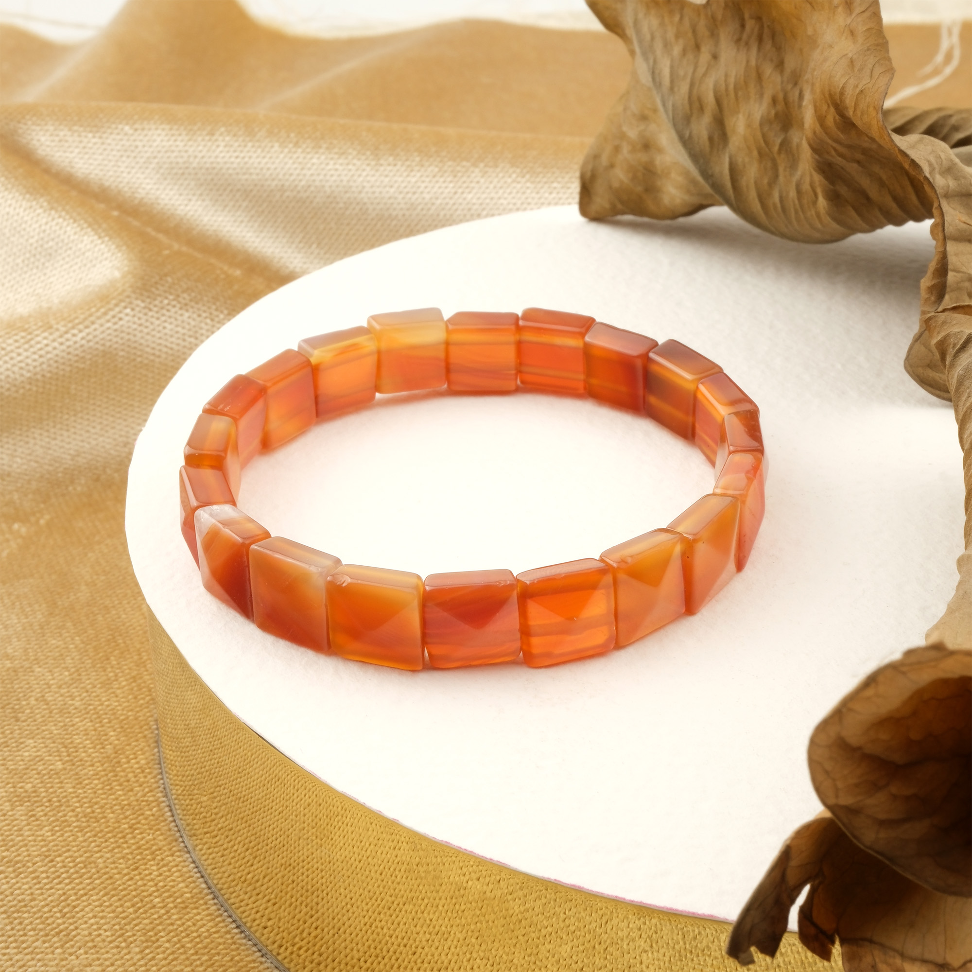 kirmizi-akik-rolex-bileklik-dogal-tas-bileklik-safir-tas-evi-1.jpg Kırmızı Akik Doğal Taş Rolex Bileklik - Görsel 1