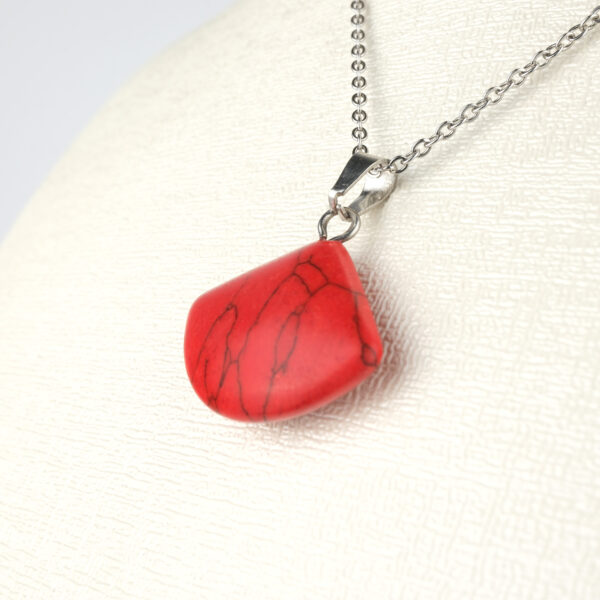 Kırmızı Havlit kolye – enerjiyi, tutkuyu ve sakinliği bir araya getiren doğal taş takı Havlit taşlı kolye – duygusal denge ve pozitif enerji sağlayan zarif takı Toptan doğal taş kolye – kırmızı havlitin enerjisini hissedin