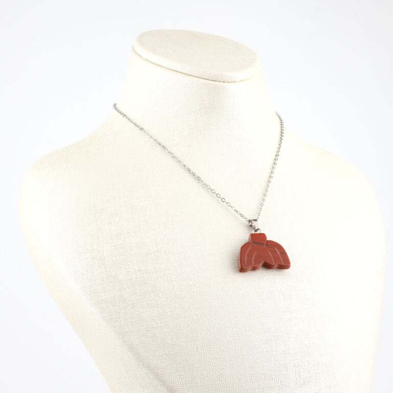 Kırmızı Jasper kolye – gücü, kararlılığı ve dengeyi temsil eden doğal taş takı Jasper taşlı kolye – canlı kırmızı enerjisiyle cesaret ve dayanıklılık sağlar Toptan doğal taş kolye – kırmızı jasperın topraklayıcı frekansını hissedin Günlük kullanımda zarafet ve içsel güç sunan kırmızı jasper kolye