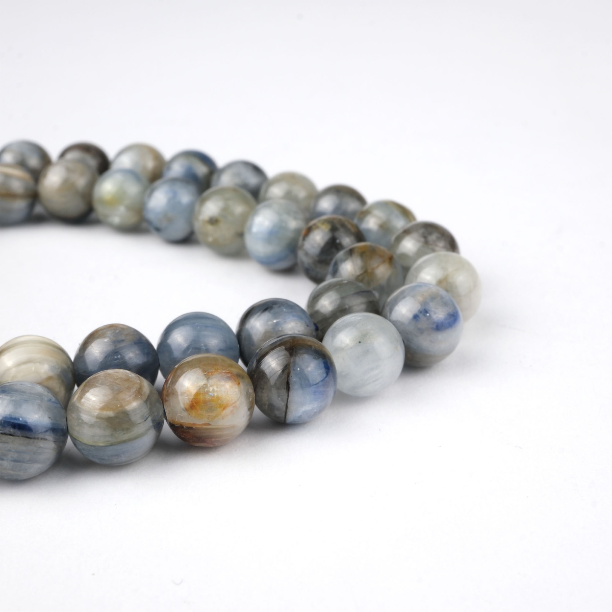 Kyanit doğal taş dizi 6 mm – lacivert tonlarıyla enerji dengeleme ve zihinsel berraklık sağlayan toptan doğal taş dizi