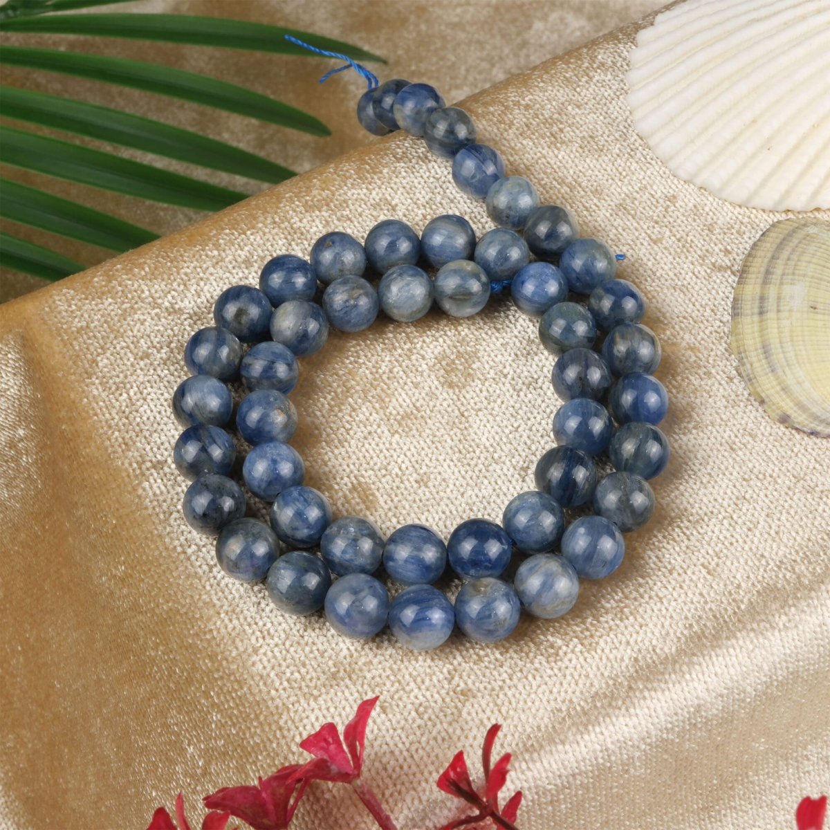 Kyanit doğal taş dizi 8 mm – mavi tonlarıyla denge, farkındalık ve enerji hizalaması sağlayan toptan doğal taş dizi