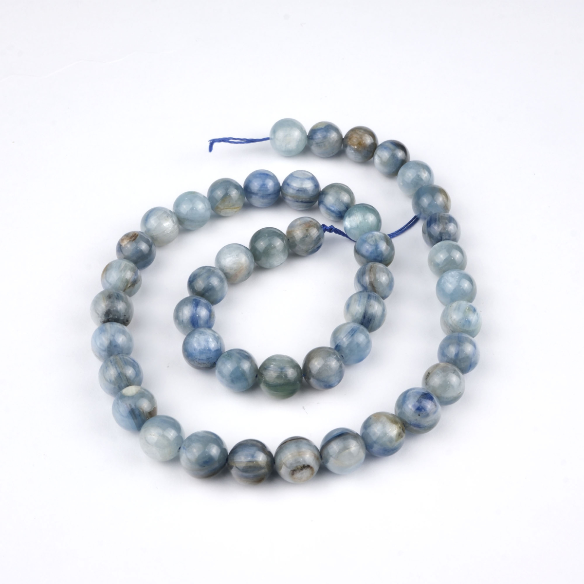 Kyanit doğal taş dizi 8 mm – lacivert tonlarıyla enerji dengeleme, farkındalık ve huzur sağlayan toptan doğal taş dizi