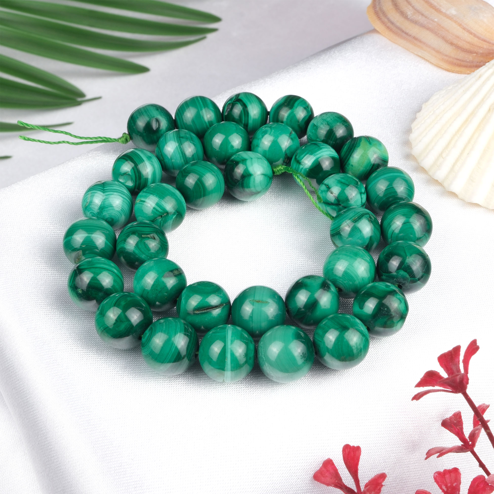 malahit-dizi-dogal-tas-dizi-12mm-safir-tas-evi (2) Malahit doğal taş dizi 12 mm – koyu ve açık yeşil tonlarıyla dönüşüm, koruma ve içsel denge sağlayan toptan doğal taş dizi