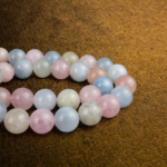 Morganit doğal taş dizi 10 mm – pastel pembe tonlarıyla sevgi, huzur ve kalp enerjisini güçlendiren toptan doğal taş dizi