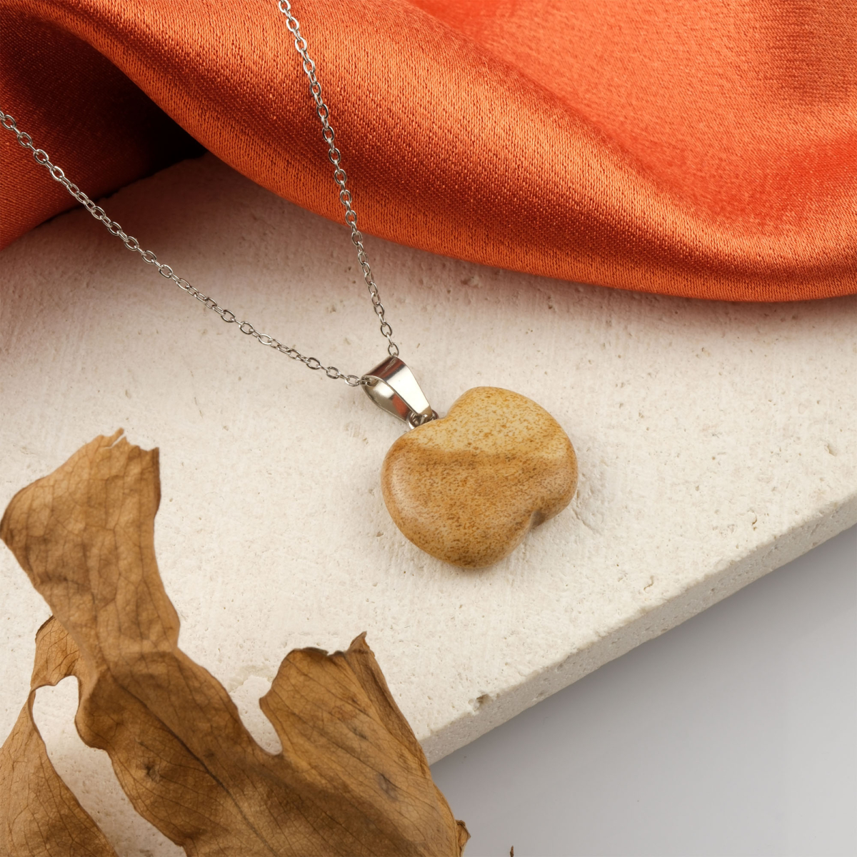 Odun Jasper doğal taş kolye – doğanın sabır ve dayanıklılık enerjisini taşıyan zarif takı Jasper kolye – toprak tonlarıyla köklenme ve içsel dengeyi destekleyen taş Odun Jasper kolye – doğadan gelen güç ve huzurun sembolü Toptan doğal taş kolye – estetik tasarım ve enerji dengeleyici taş gücü