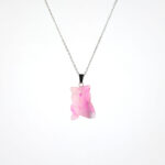 Pembe Akik doğal taş kolye – sevgi ve huzur enerjisini taşıyan zarif takı Pembe Akik kolye – kalp çakrasını dengeleyen duygusal enerji taşı Akik taş kolye – pozitif duygular ve zarafeti bir araya getiren doğal taş Toptan doğal taş kolye – pembe tonlarıyla estetik ve şifa dolu tasarım