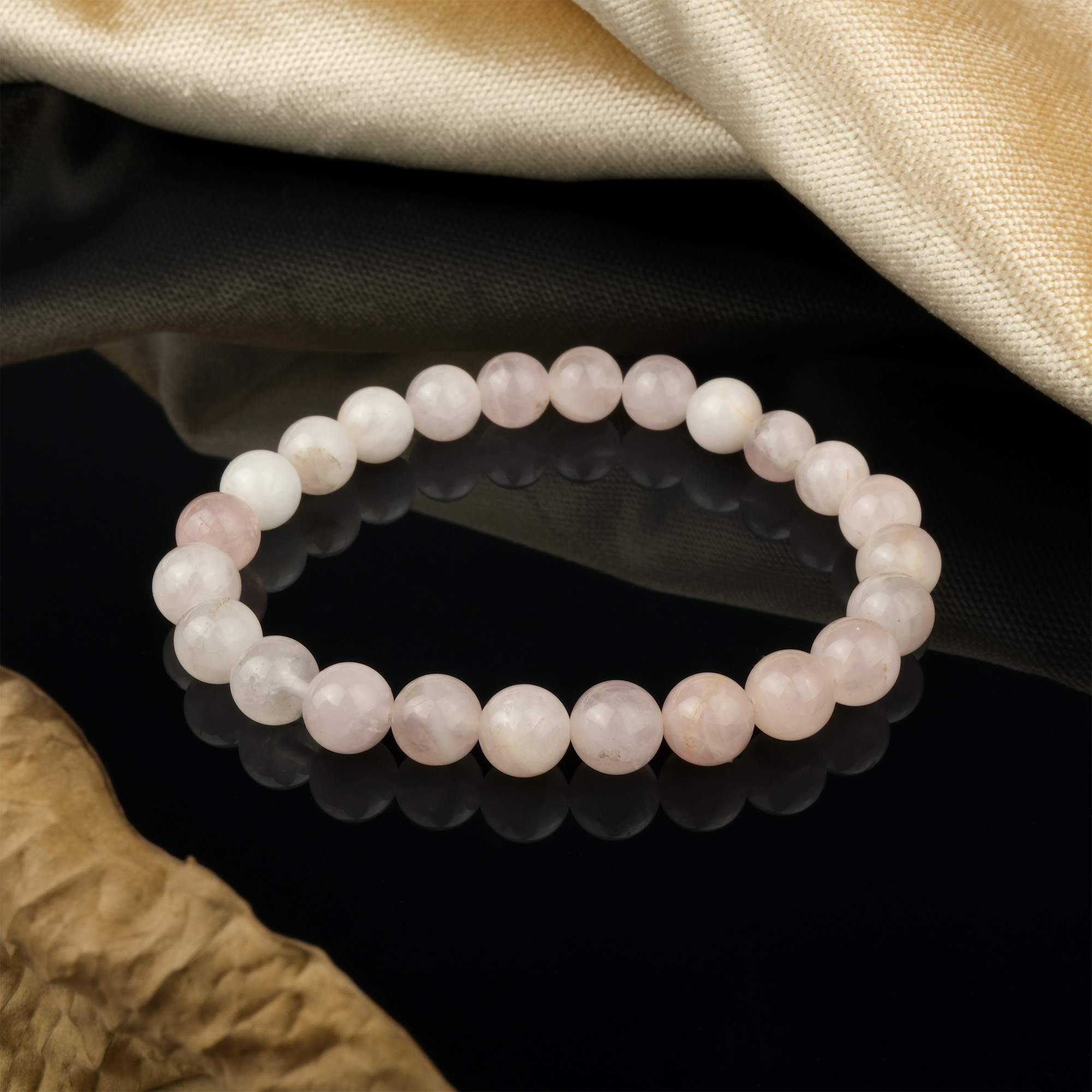 pembe-kuvars-bileklik-dogal-tas-bileklik-safir-tas-evi-1 Pembe kuvars doğal taş bileklik – sevgi ve şefkat enerjisini taşır