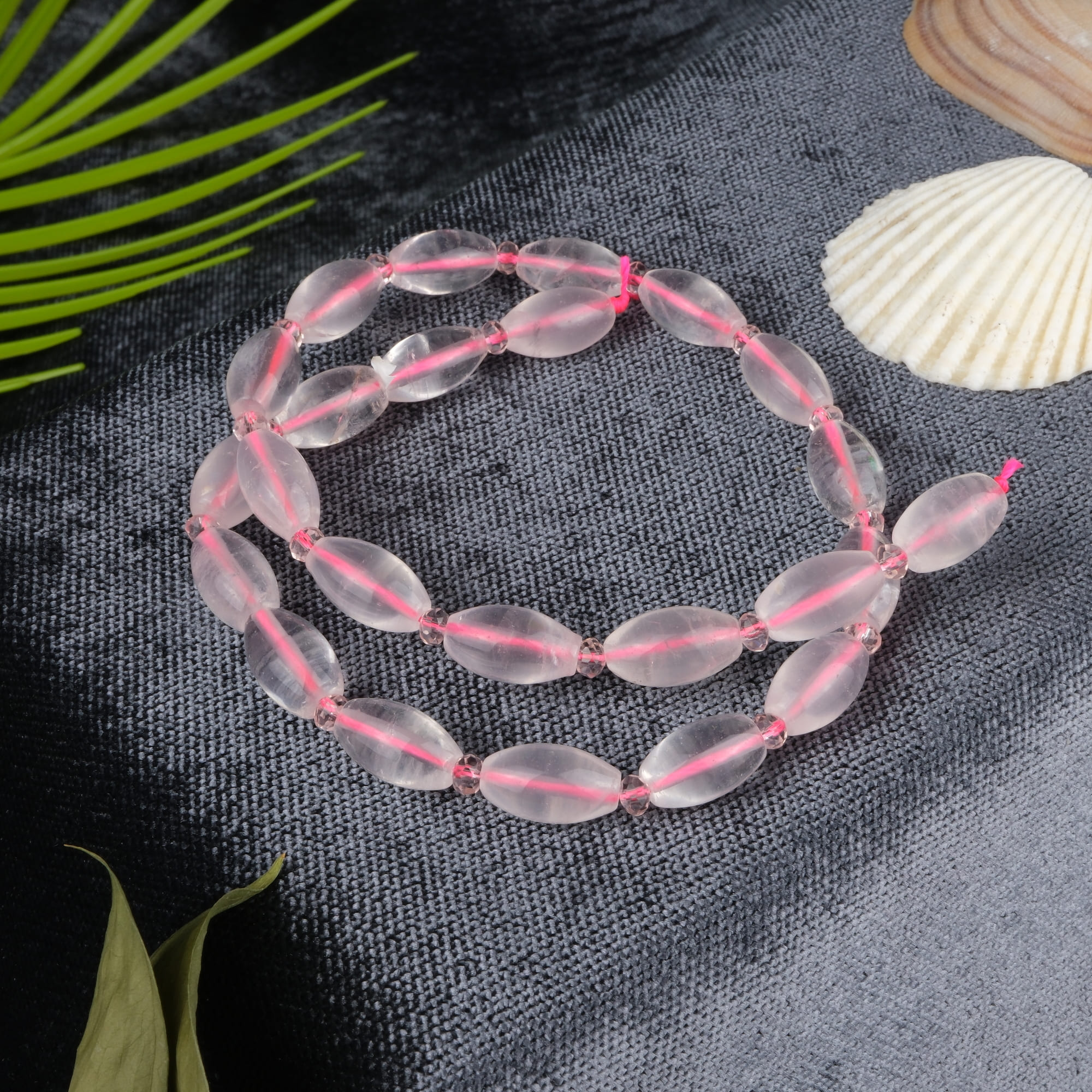 pembe-kuvars-tasi-arpa-kesim-dizi-dogal-tas-dizi-8x13mm-safir-tas-evi-1.jpg Pembe Kuvars Doğal Taş Dizi (8x13mm Arpa Kesim) - Görsel 1
