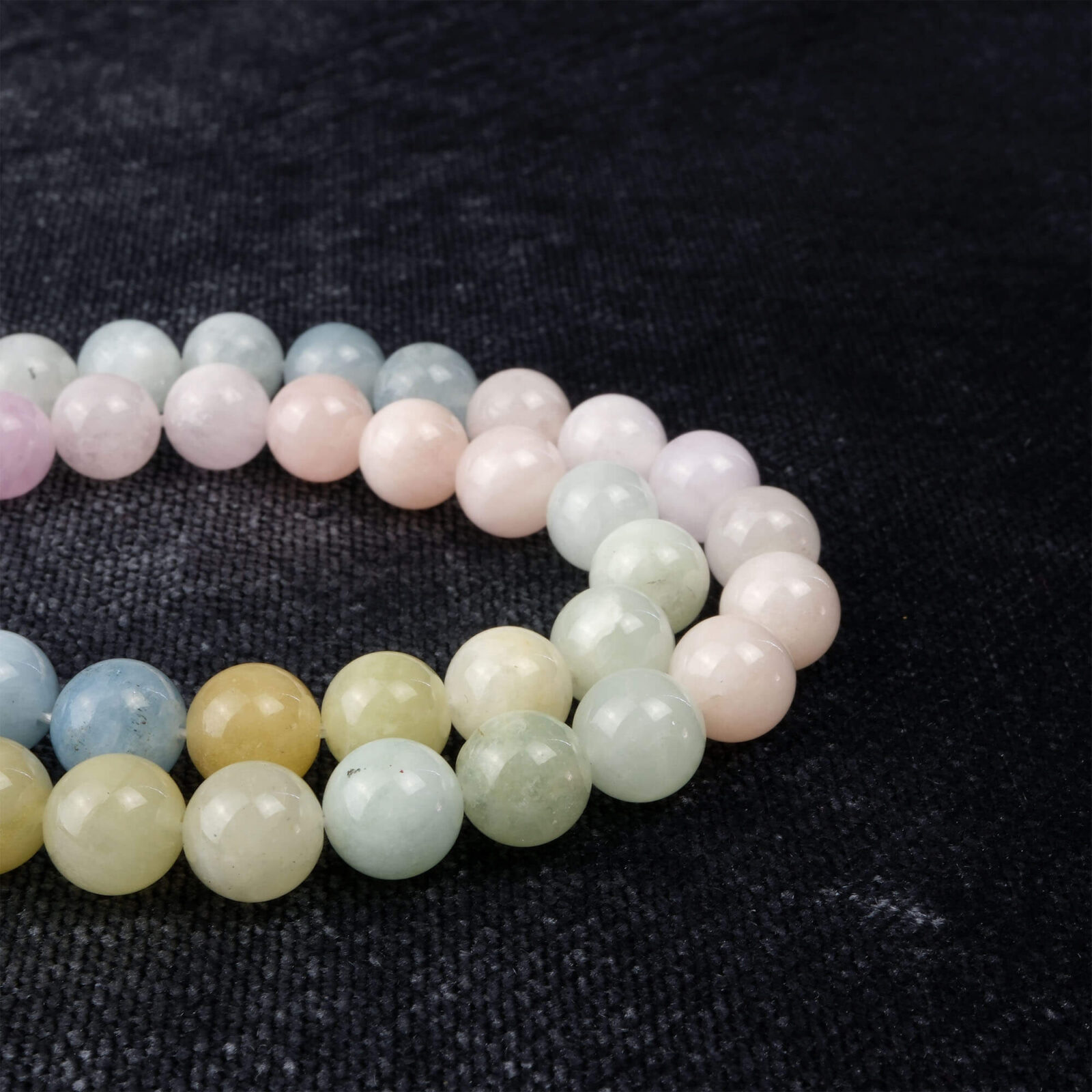 Rainbow Morganit doğal taş dizi 8 mm – pastel tonlarda pembe, mavi ve yeşil renk geçişleriyle sevgi, denge ve huzur enerjisi yayan toptan doğal taş dizi