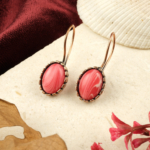 Rodokrozit taşı bakır küpe – sevgi, huzur ve zarafeti bir arada sunan toptan doğal taş küpe.