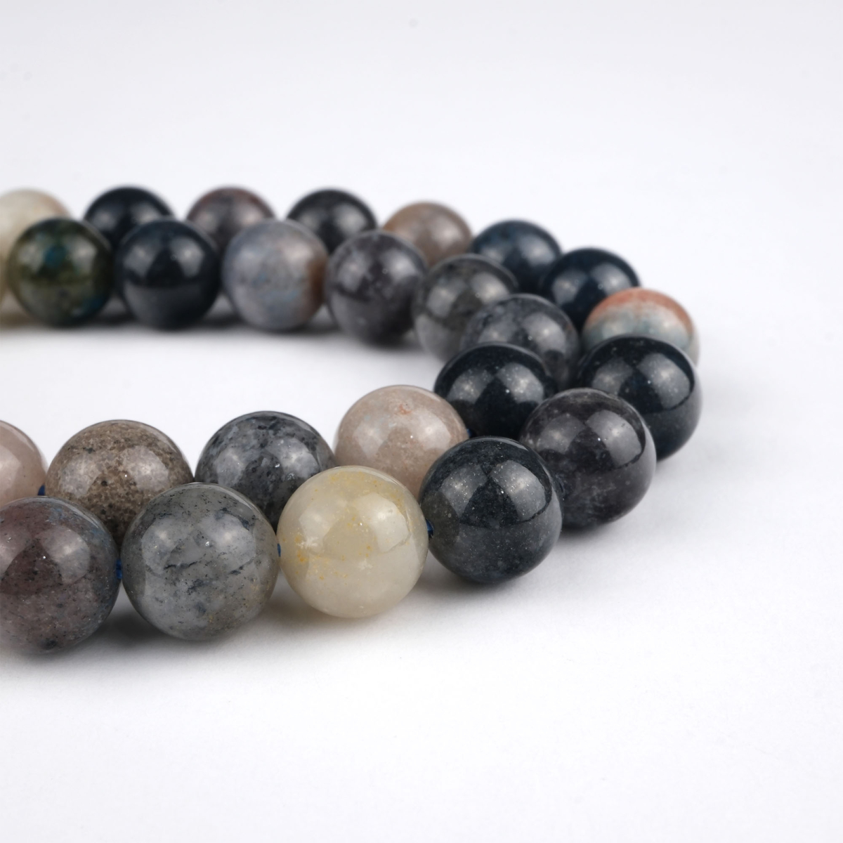 Scorzalite doğal taş dizi 8 mm – lacivert ve mavi tonlarıyla farkındalık, sezgi ve ruhsal güç sağlayan toptan doğal taş dizi