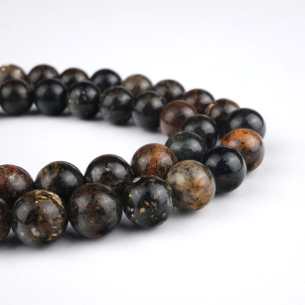 Siyah Lepidolit doğal taş dizi 8 mm – koyu tonlarıyla denge, koruma ve ruhsal güç sağlayan toptan doğal taş dizi