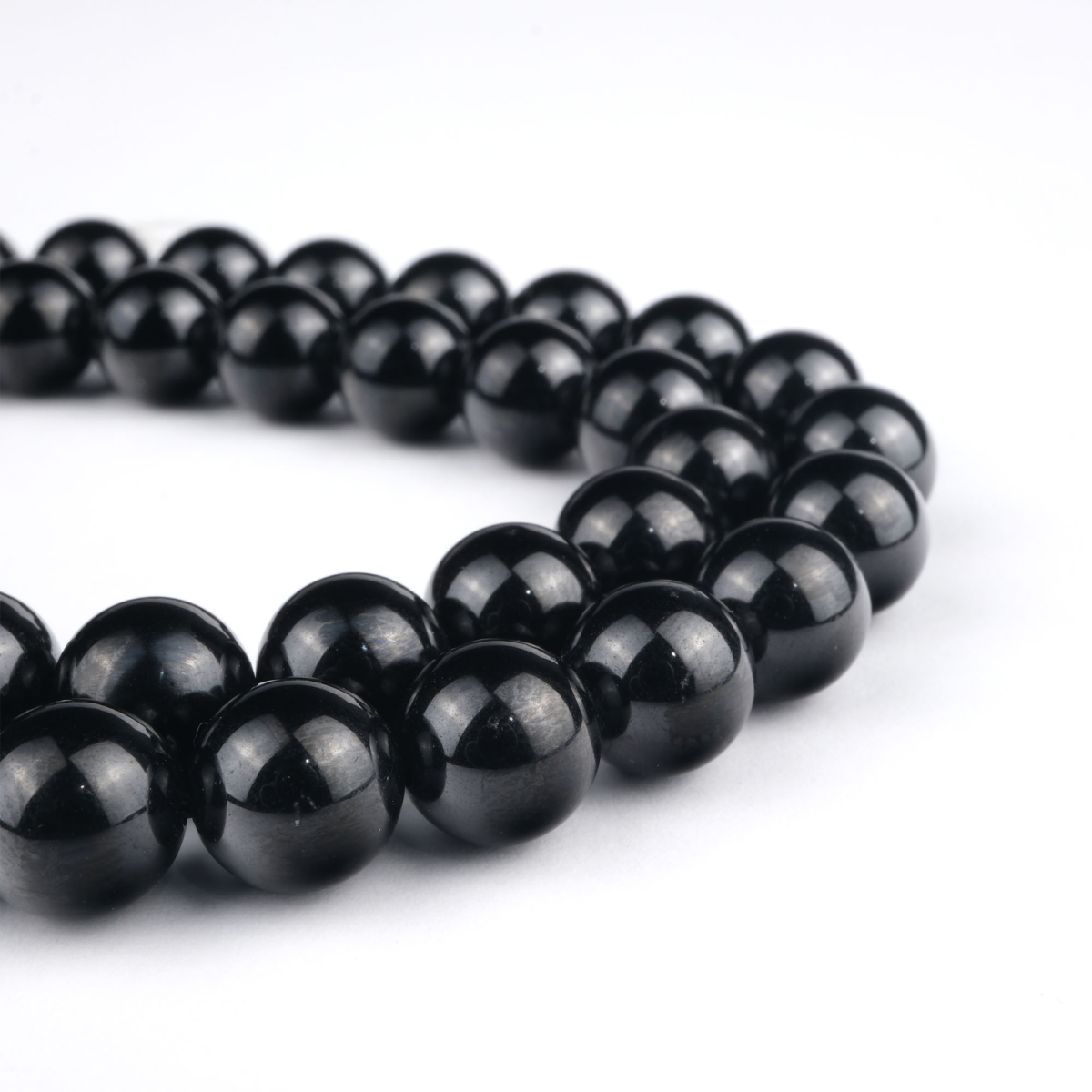 Siyah Spinel doğal taş dizi 8 mm – güçlü koruma enerjisiyle negatif etkileri uzaklaştıran, takı yapımına uygun toptan doğal taş dizi