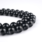 Siyah Spinel doğal taş dizi 8 mm – güçlü koruma enerjisiyle negatif etkileri uzaklaştıran, takı yapımına uygun toptan doğal taş dizi