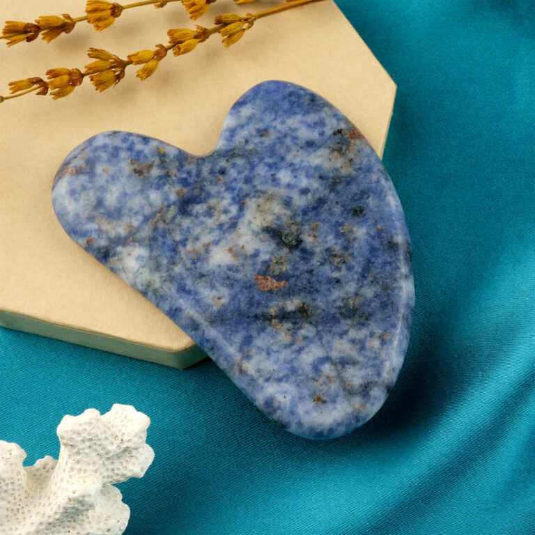 Sodalit gua sha – cilt yenileyici ve rahatlatıcı doğal taş masaj aleti