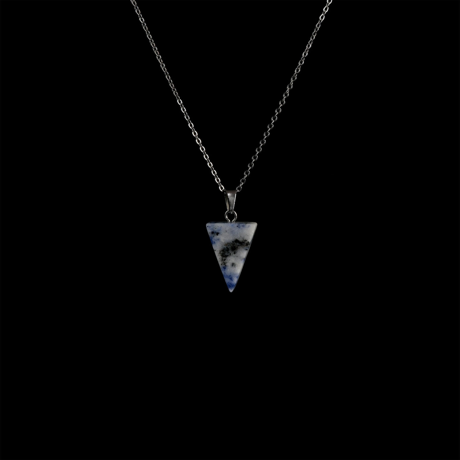 sodalit-kolye-dogal-tas-kolye-safir-tas-evi-ucgen-modelli-