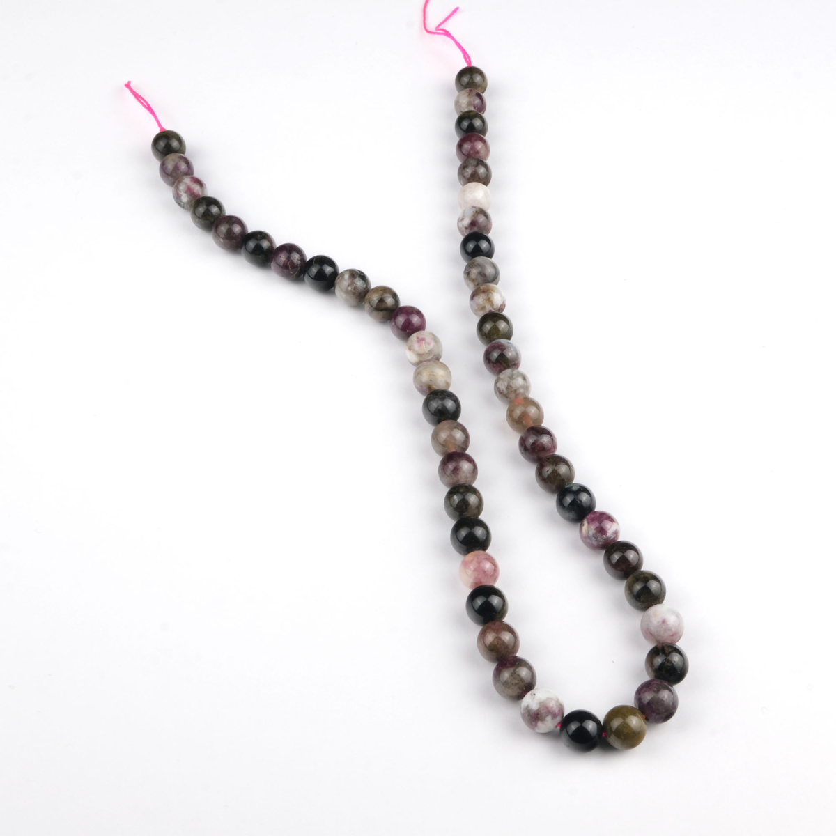 Turmalin doğal taş dizi 8 mm – çok renkli yapısıyla enerji dengeleme, koruma ve şifa amaçlı kullanılan toptan doğal taş dizi