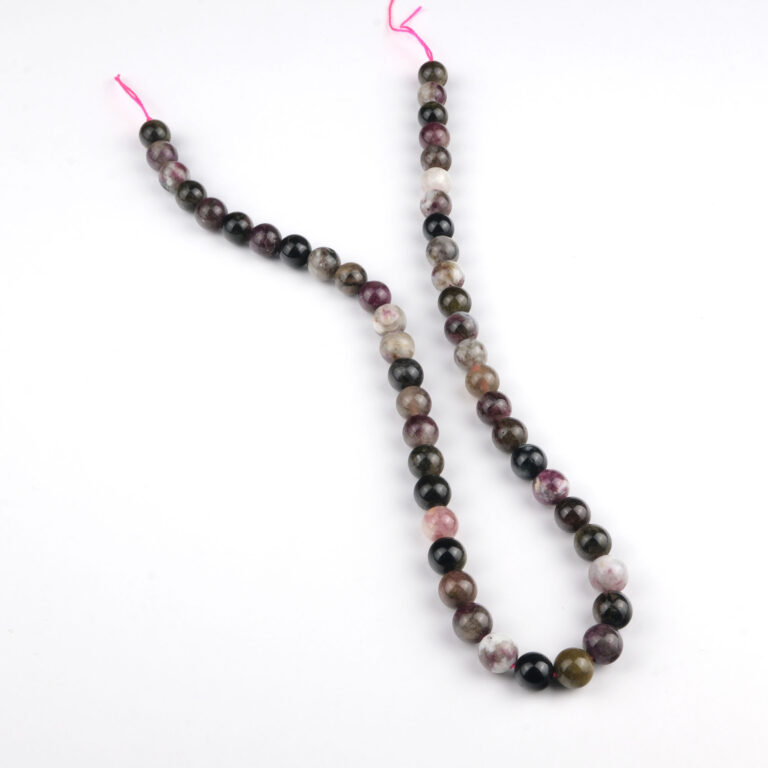 Turmalin doğal taş dizi 8 mm – çok renkli yapısıyla enerji dengeleme, koruma ve şifa amaçlı kullanılan toptan doğal taş dizi