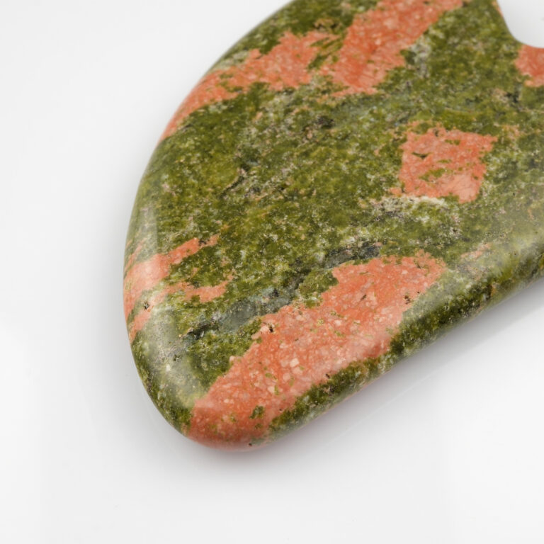 Unakit gua sha – yüz hatlarını şekillendiren enerji dengeleyici taş