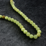 Yeşil Oniks doğal taş dizi – toptan doğal taş dizi, canlı yeşil tonlarıyla denge, huzur ve içsel güç enerjisi sunar.