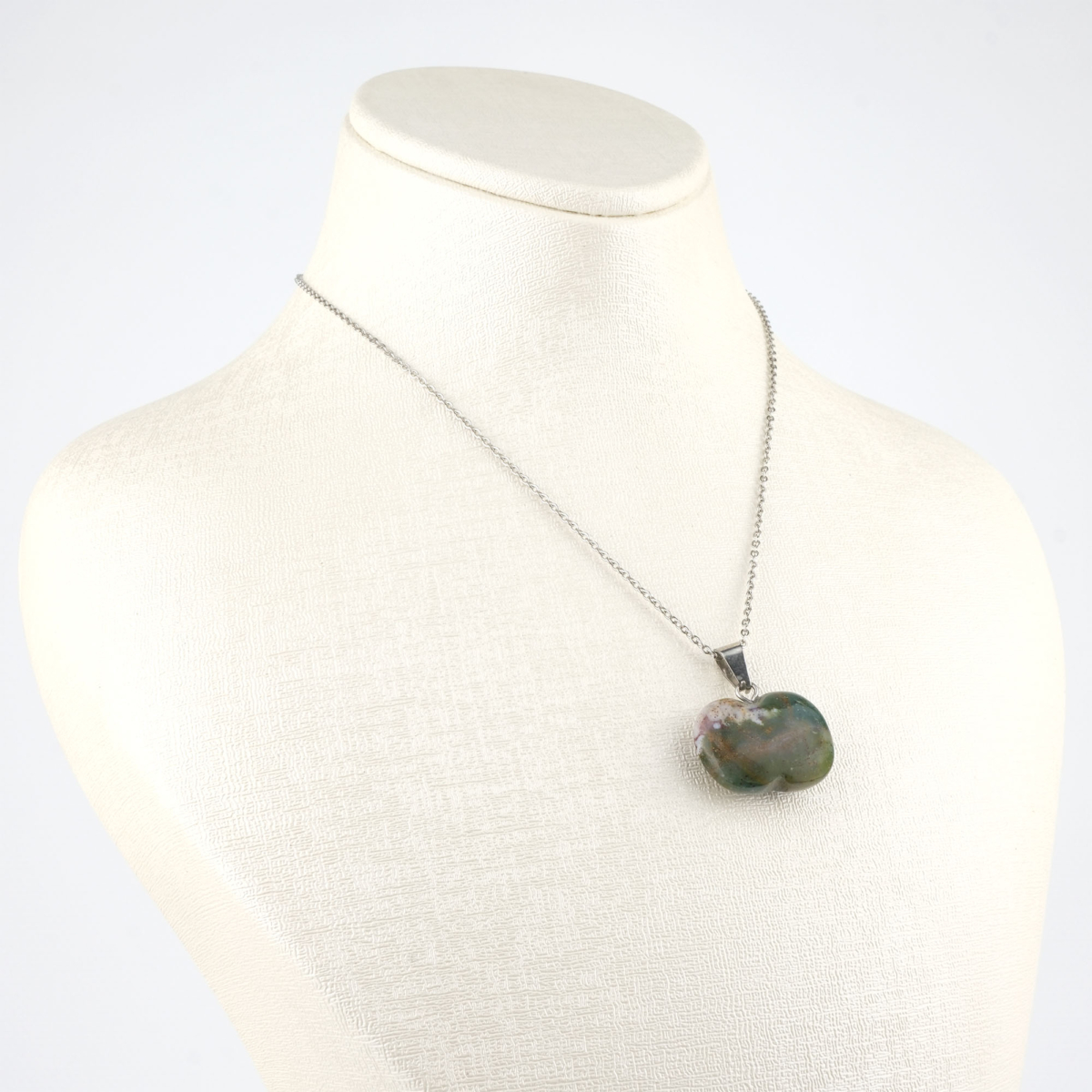 osunlu akik kolye – doğanın yeşil enerjisini taşıyan zarif doğal taş takı. Yeşil tonlu yosunlu akik kolye – huzur, denge ve doğayla uyum sembolü. Yosunlu akik doğal taş kolye – sakinlik ve içsel yenilenme enerjisi. Toptan doğal taş kolye – doğa enerjisi ve estetik zarafeti bir arada sunar.