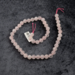 2A Kalite Kesimli Pembe Kuvars doğal taş dizi 8mm – yumuşak pembe tonlarıyla sevgi, şefkat ve huzur enerjisi taşıyan toptan doğal taş dizi