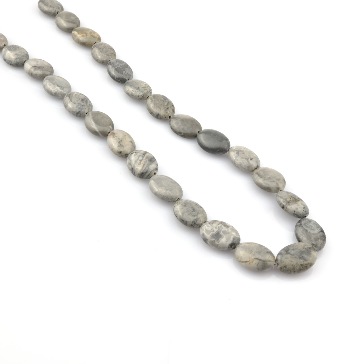 Gri Jasper doğal taş dizi — toptan doğal taş dizi; gri tonlarıyla istikrar, kararlılık ve ruhsal dengeyi temsil eden toprak enerjili taş.