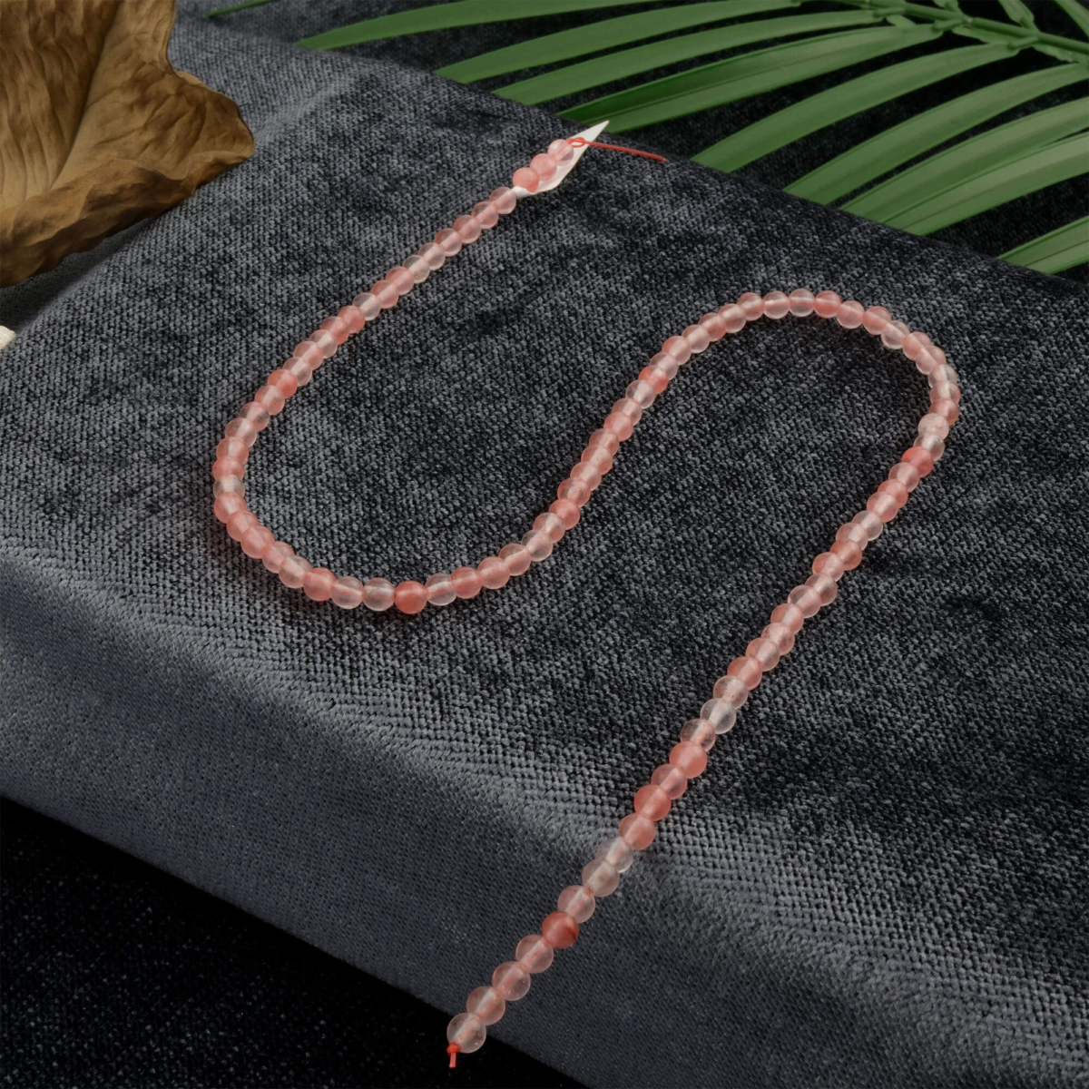 Gül Kuvars doğal taş dizi 4mm – sevgi, huzur ve içsel denge enerjisini yayan, zarif pembe tonlarıyla tasarımlarda tercih edilen toptan doğal taş dizi.