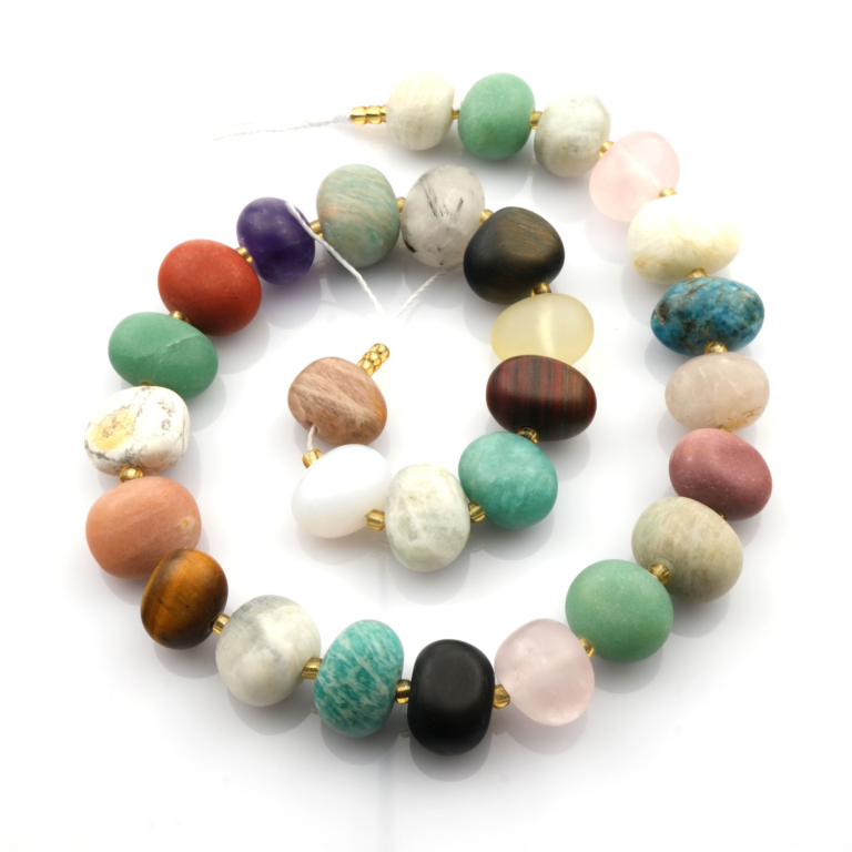 Ham Mix Amorf doğal taş dizi – doğallığı ve enerjiyi bir arada sunan, farklı taş türlerinin birleşiminden oluşan toptan doğal taş dizi