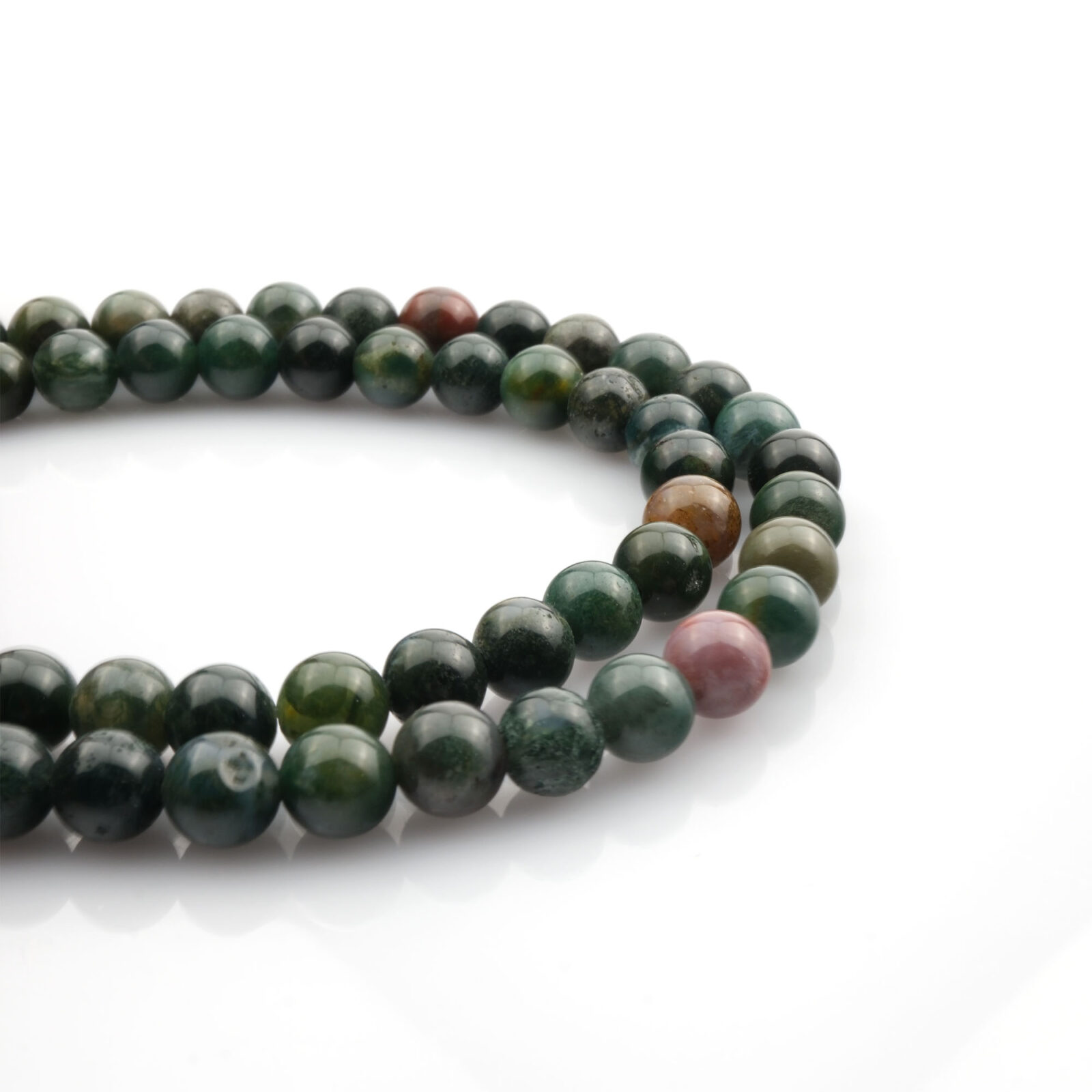 Kantaşı doğal taş dizi 6mm – koyu yeşil zemin üzerindeki kırmızı benekleriyle canlılık, cesaret ve koruma enerjisi yayan toptan doğal taş dizi.